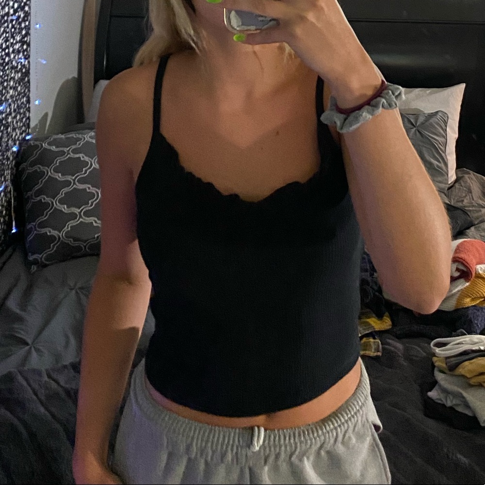 black ruffle tank top